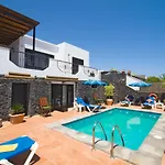 4 Bedroom Saturn With Private Heated Pool Puerto del Carmen